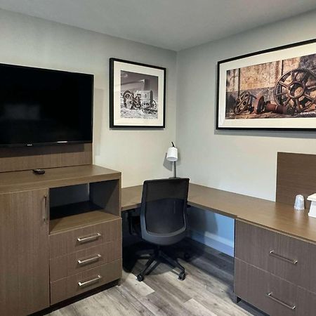 Baymont By Wyndham Coalinga Vila Exterior foto