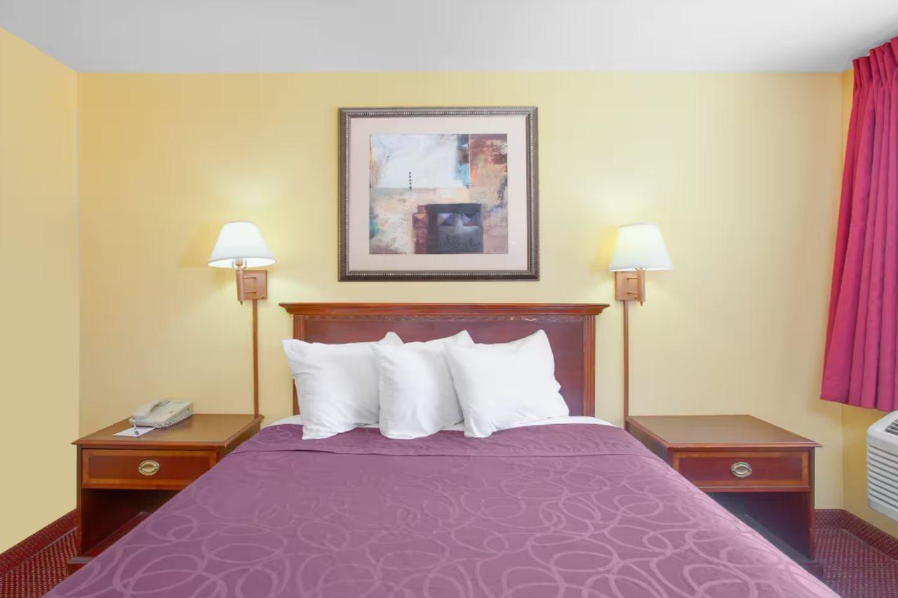 Baymont By Wyndham Coalinga Vila Exterior foto