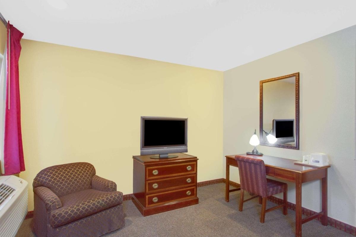 Baymont By Wyndham Coalinga Vila Exterior foto