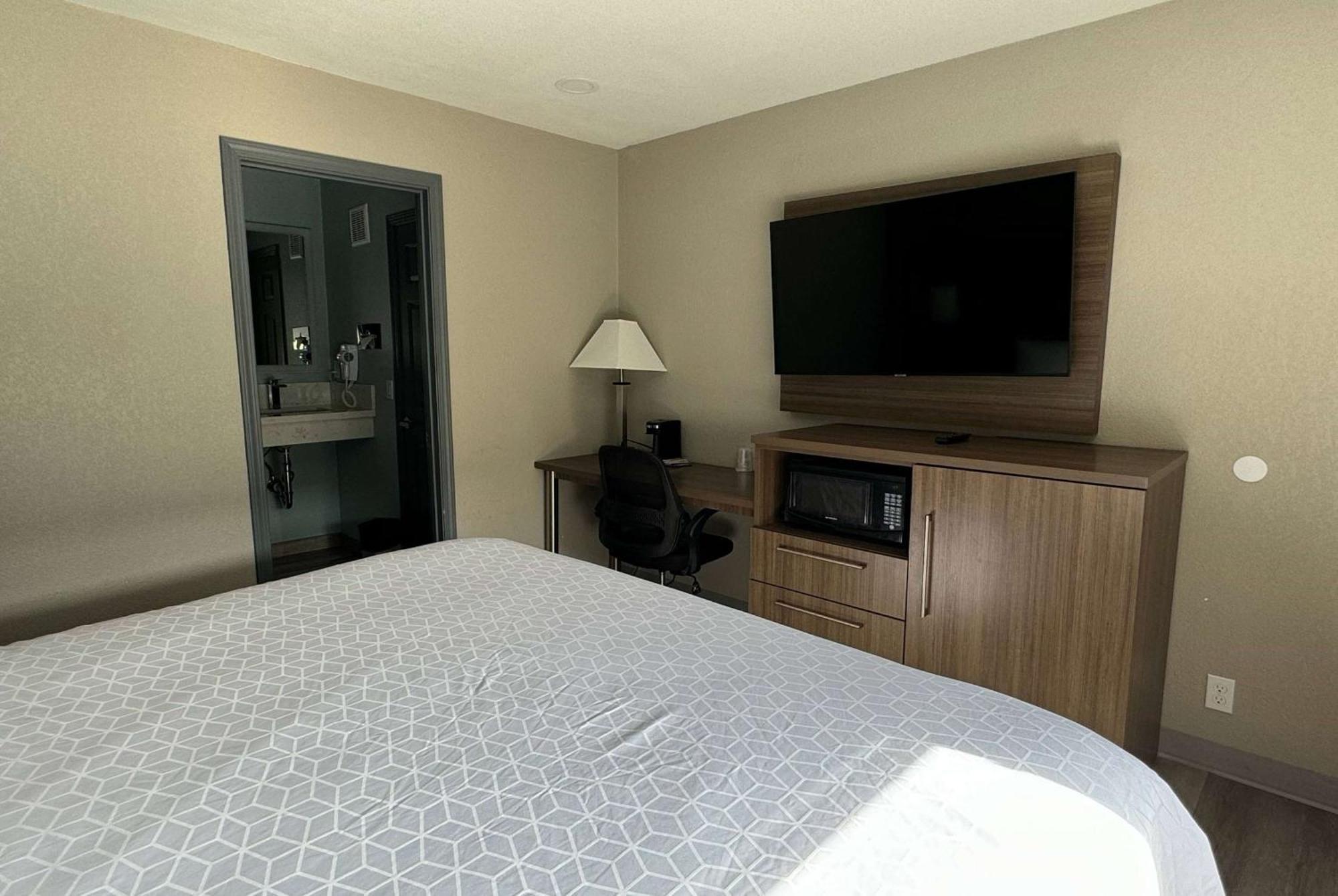 Baymont By Wyndham Coalinga Vila Exterior foto