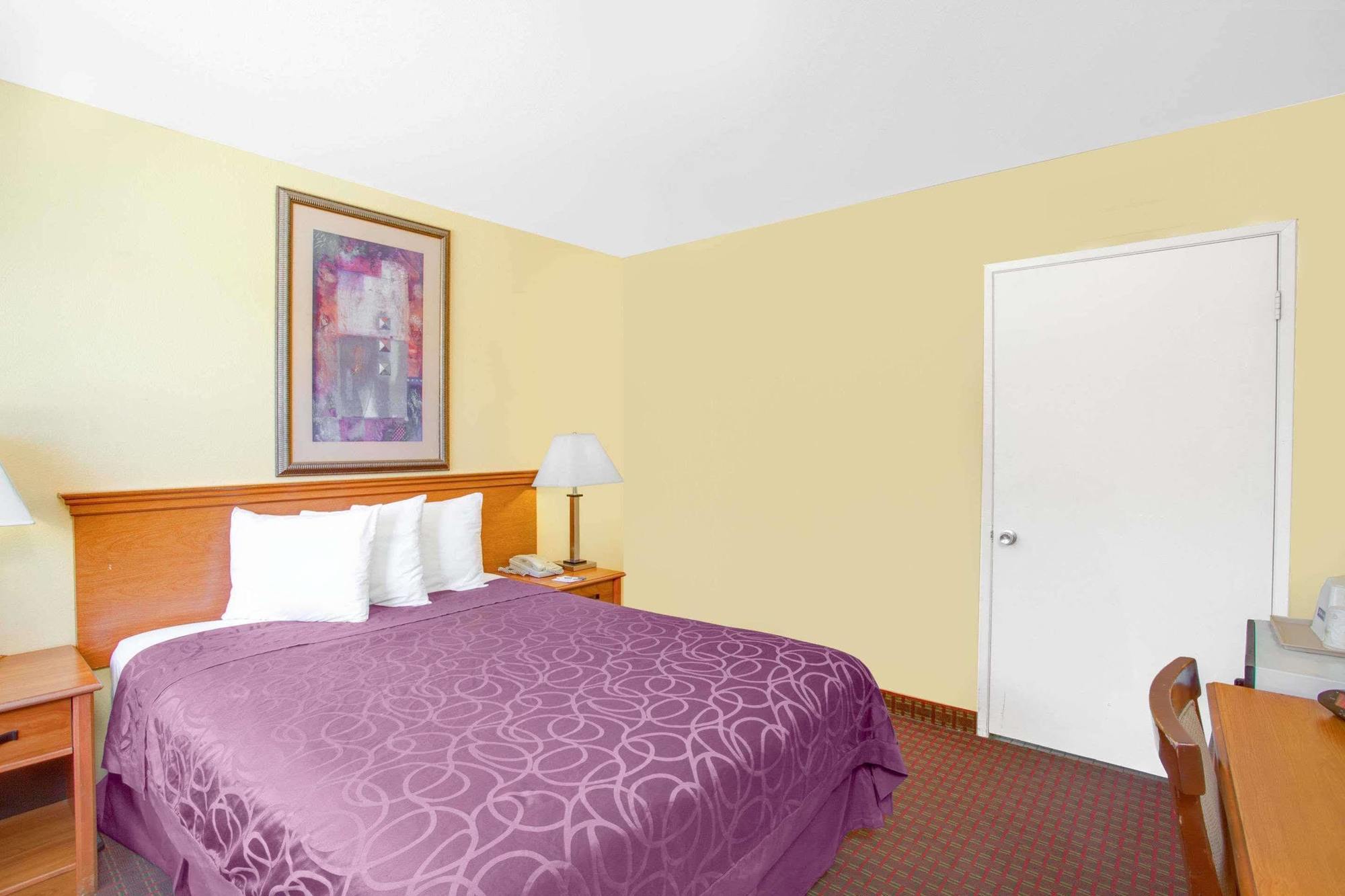 Baymont By Wyndham Coalinga Vila Exterior foto